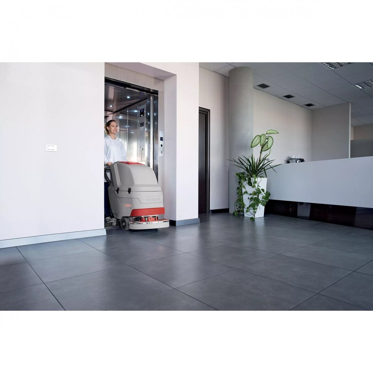 Grindų plovimo mašina Comac ANTEA 50 BT 7 Grindų plovimo mašina Comac ANTEA 50 BT 7