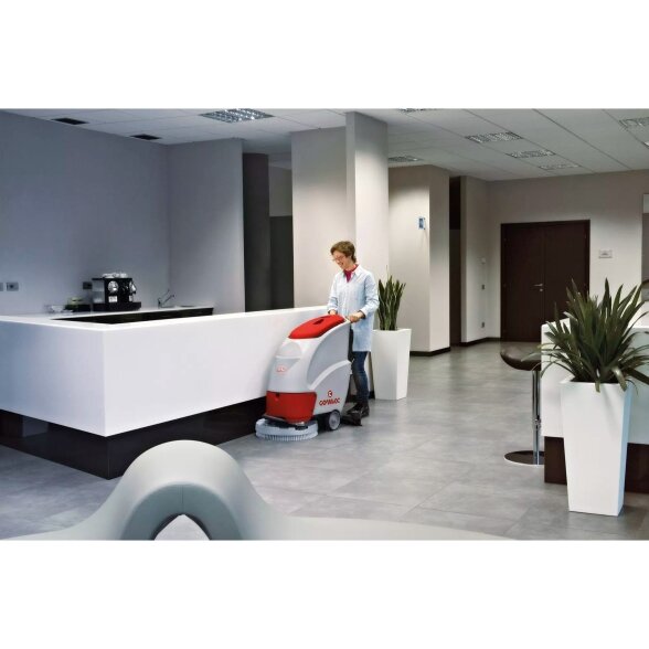 Grindų plovimo mašina Comac L20 B (pilnos komplektacijos) 5 Grindų plovimo mašina Comac L20 B (pilnos komplektacijos) 5