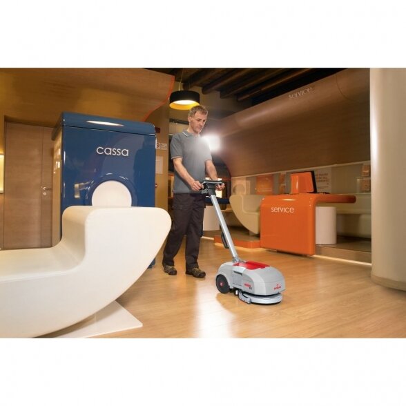 Grindų plovimo mašina Comac VISPA XS - Su padų laikikliu 2 Grindų plovimo mašina Comac VISPA XS - Su padų laikikliu 2